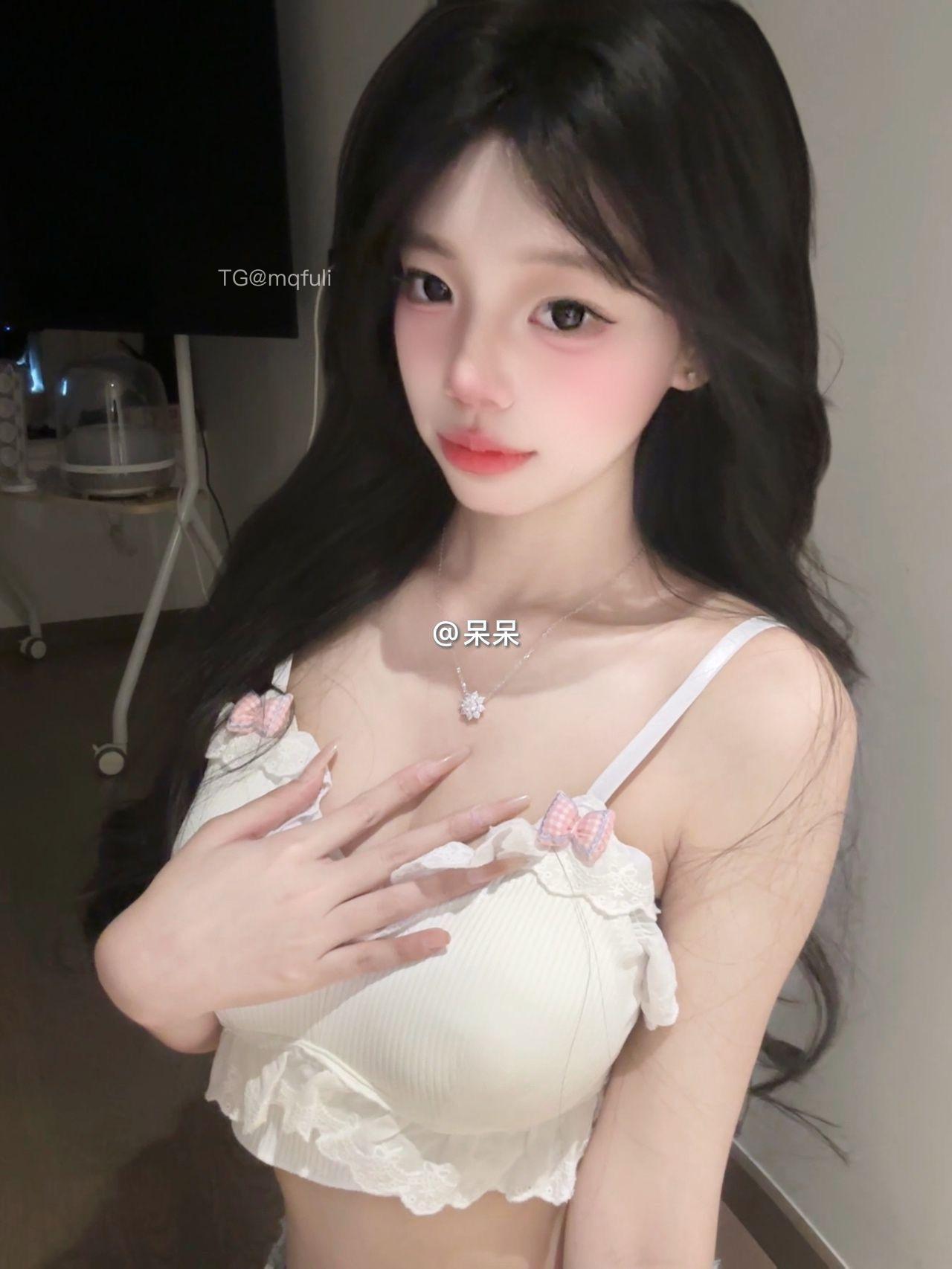 图片[1]-抖音 BT富儿 微密圈 019期 【3P2V】最新至：2025.4.21-微私密圈-全网最全抖音网红铁粉写真空间