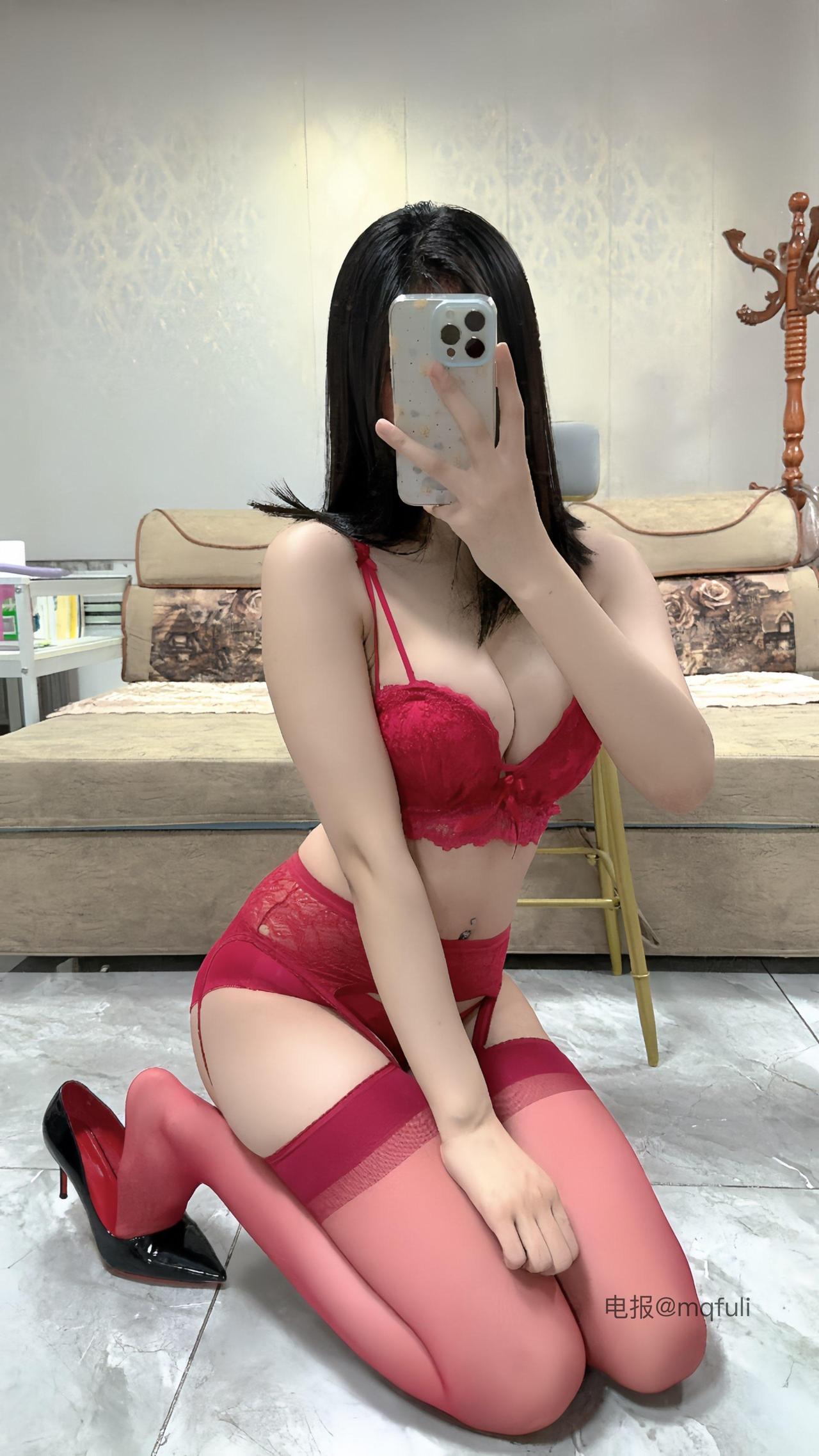 图片[1]-抖音 BT富儿 微密圈 019期 【3P2V】最新至：2025.4.21-微私密圈-全网最全抖音网红铁粉写真空间