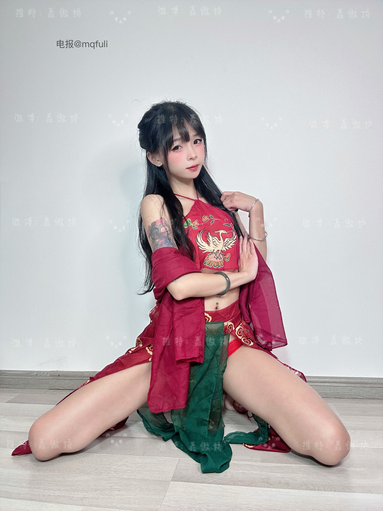 图片[1]-抖音 BT富儿 微密圈 019期 【3P2V】最新至：2025.4.21-微私密圈-全网最全抖音网红铁粉写真空间