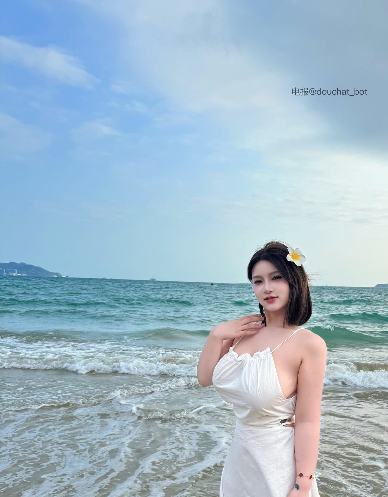 图片[1]-抖音 BT富儿 微密圈 019期 【3P2V】最新至：2025.4.21-微私密圈-全网最全抖音网红铁粉写真空间