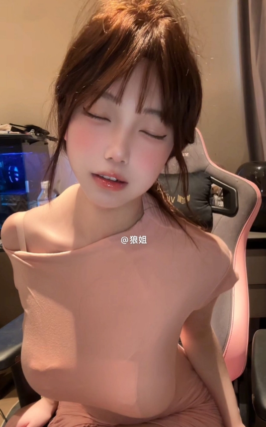 图片[1]-抖音 BT富儿 微密圈 019期 【3P2V】最新至：2025.4.21-微私密圈-全网最全抖音网红铁粉写真空间