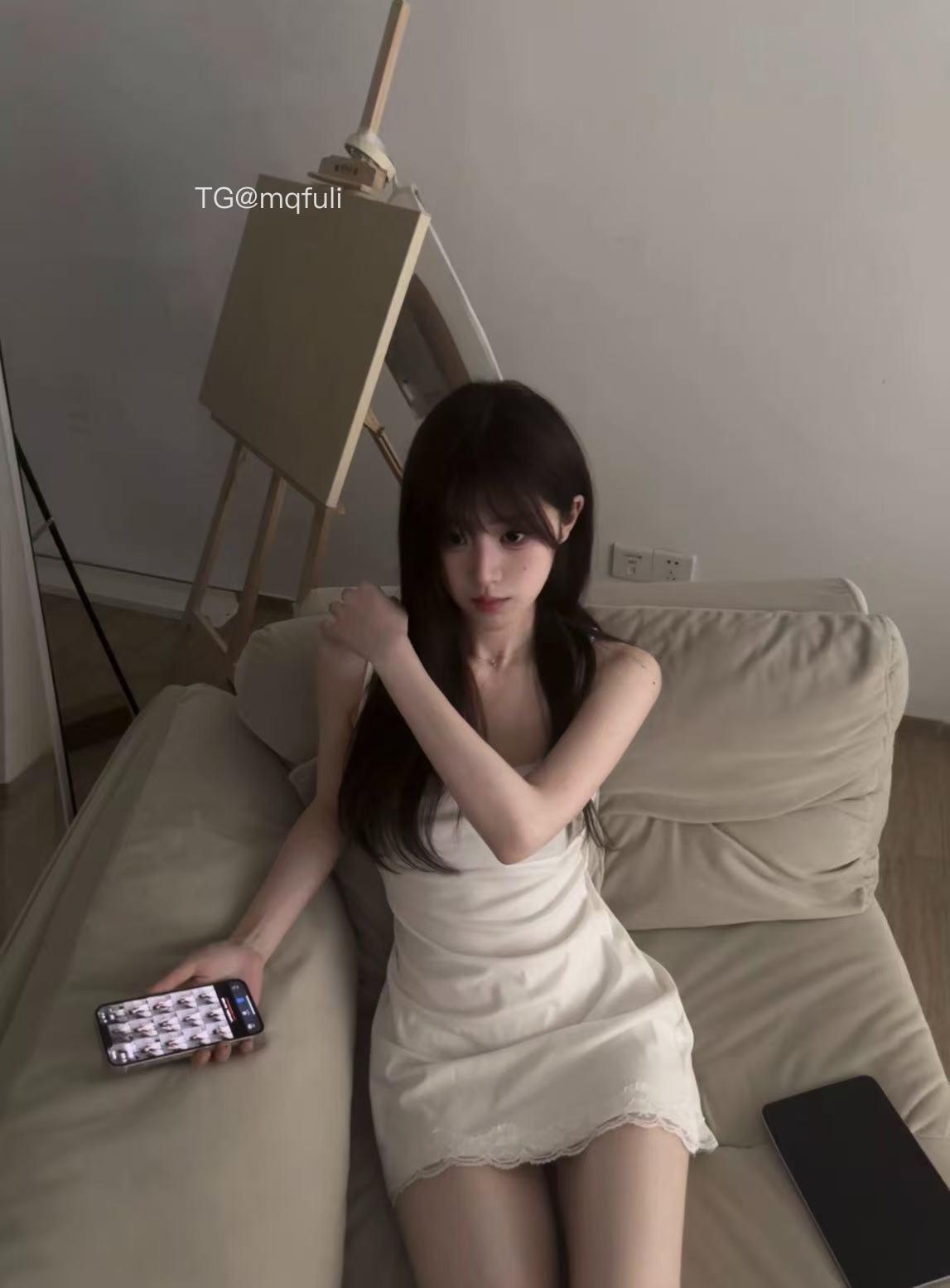 图片[1]-抖音 BT富儿 微密圈 019期 【3P2V】最新至：2025.4.21-微私密圈-全网最全抖音网红铁粉写真空间