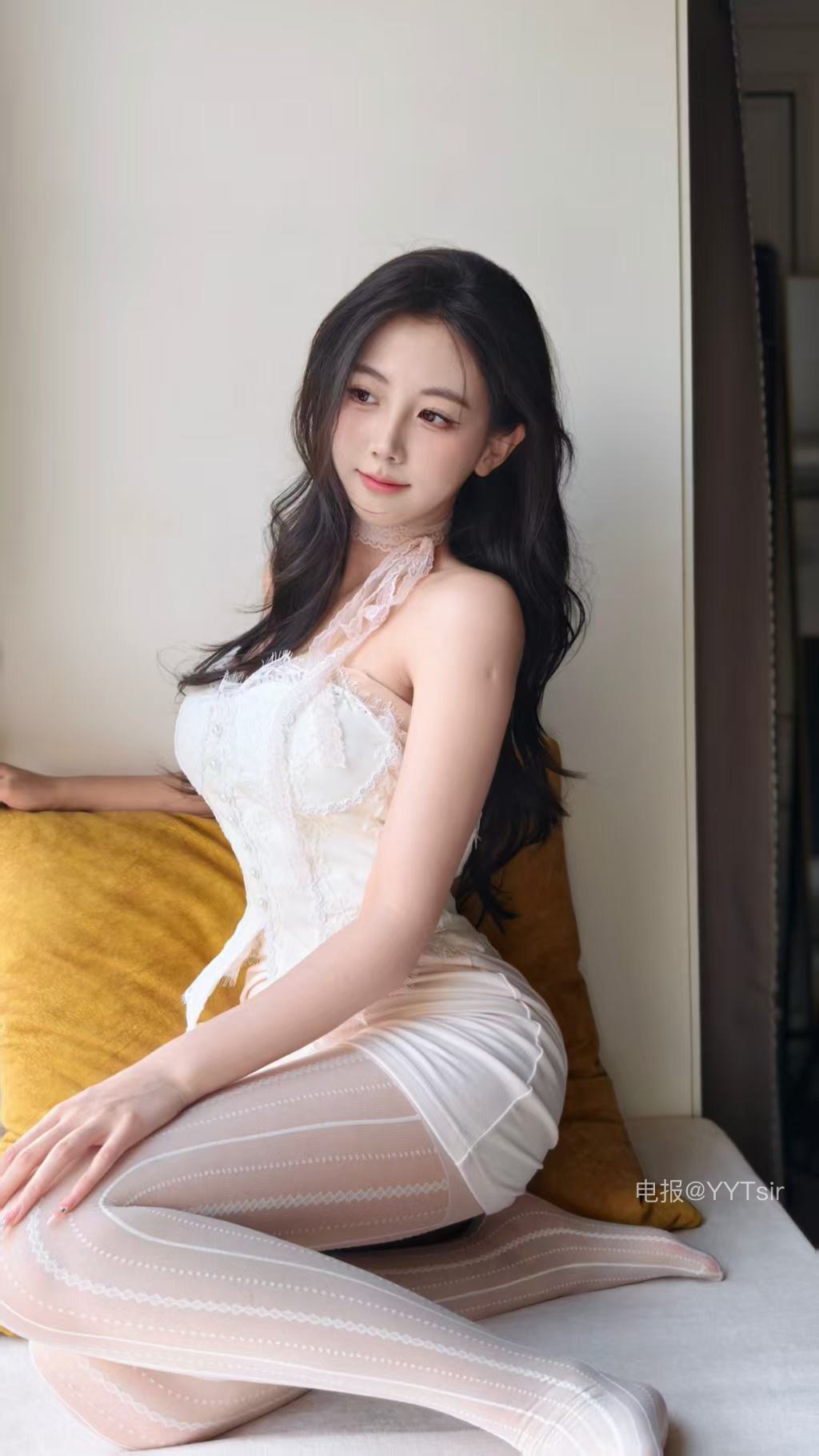 图片[1]-抖音 BT富儿 微密圈 019期 【3P2V】最新至：2025.4.21-微私密圈-全网最全抖音网红铁粉写真空间