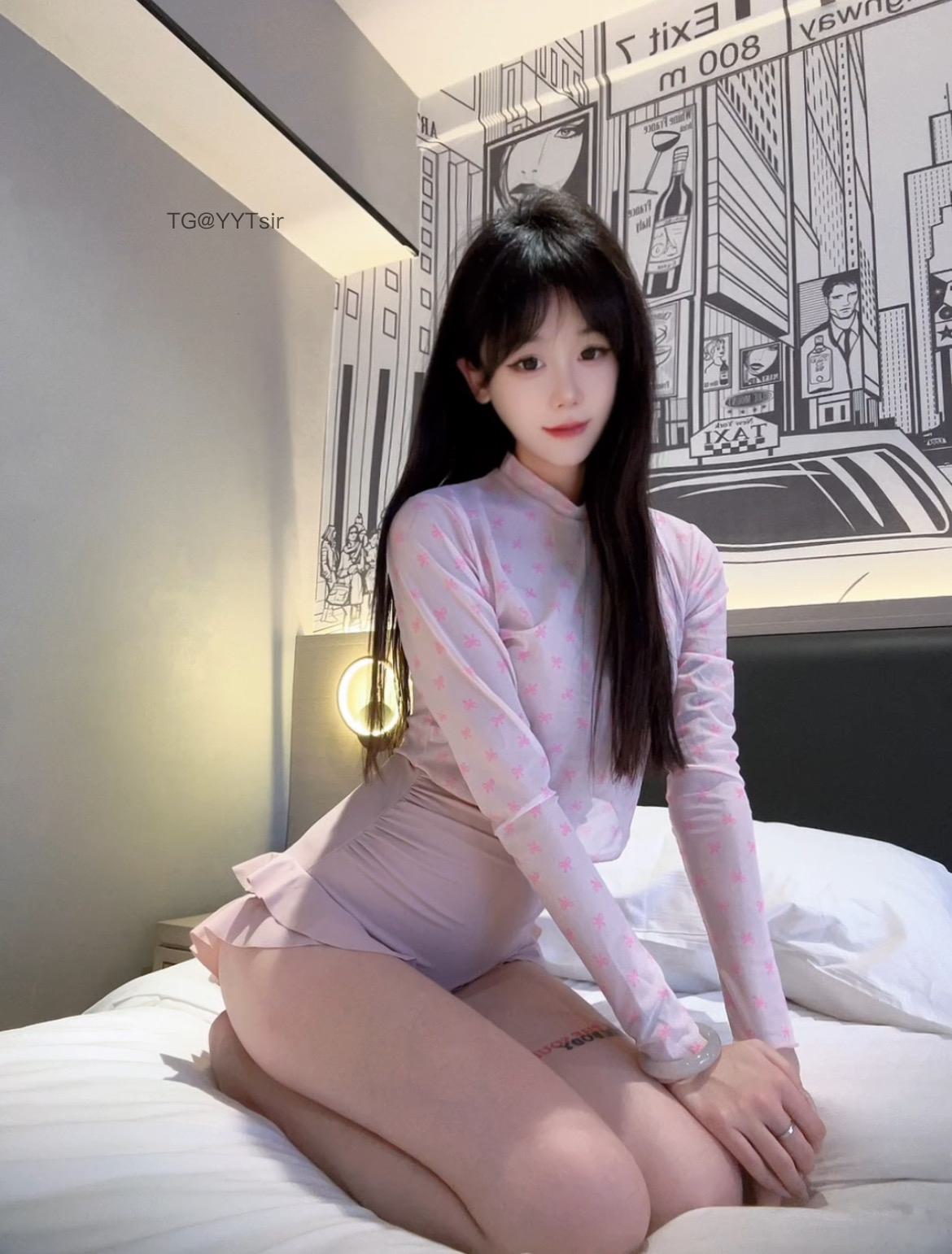 图片[1]-抖音 BT富儿 微密圈 019期 【3P2V】最新至：2025.4.21-微私密圈-全网最全抖音网红铁粉写真空间
