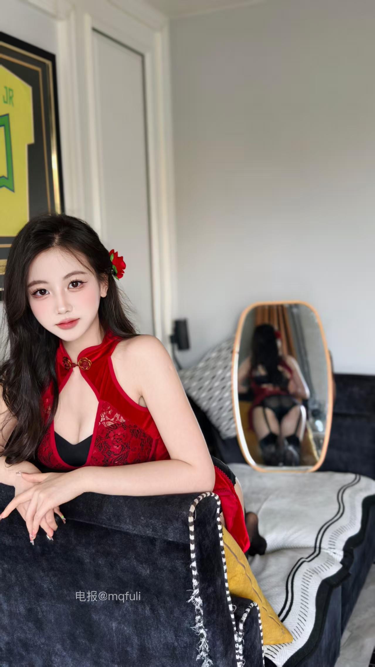 图片[1]-抖音 BT富儿 微密圈 019期 【3P2V】最新至：2025.4.21-微私密圈-全网最全抖音网红铁粉写真空间