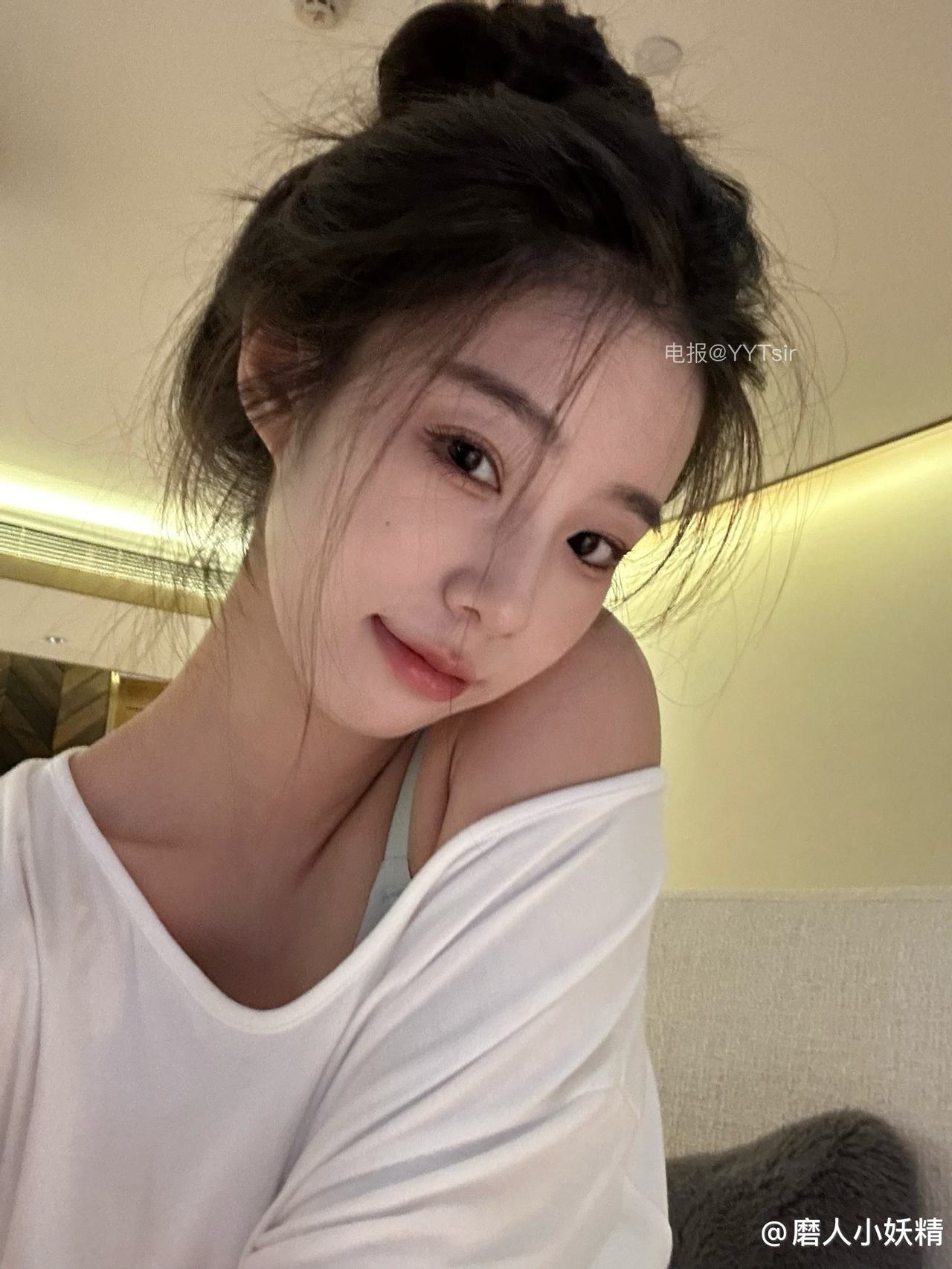 图片[1]-抖音 BT富儿 微密圈 019期 【3P2V】最新至：2025.4.21-微私密圈-全网最全抖音网红铁粉写真空间