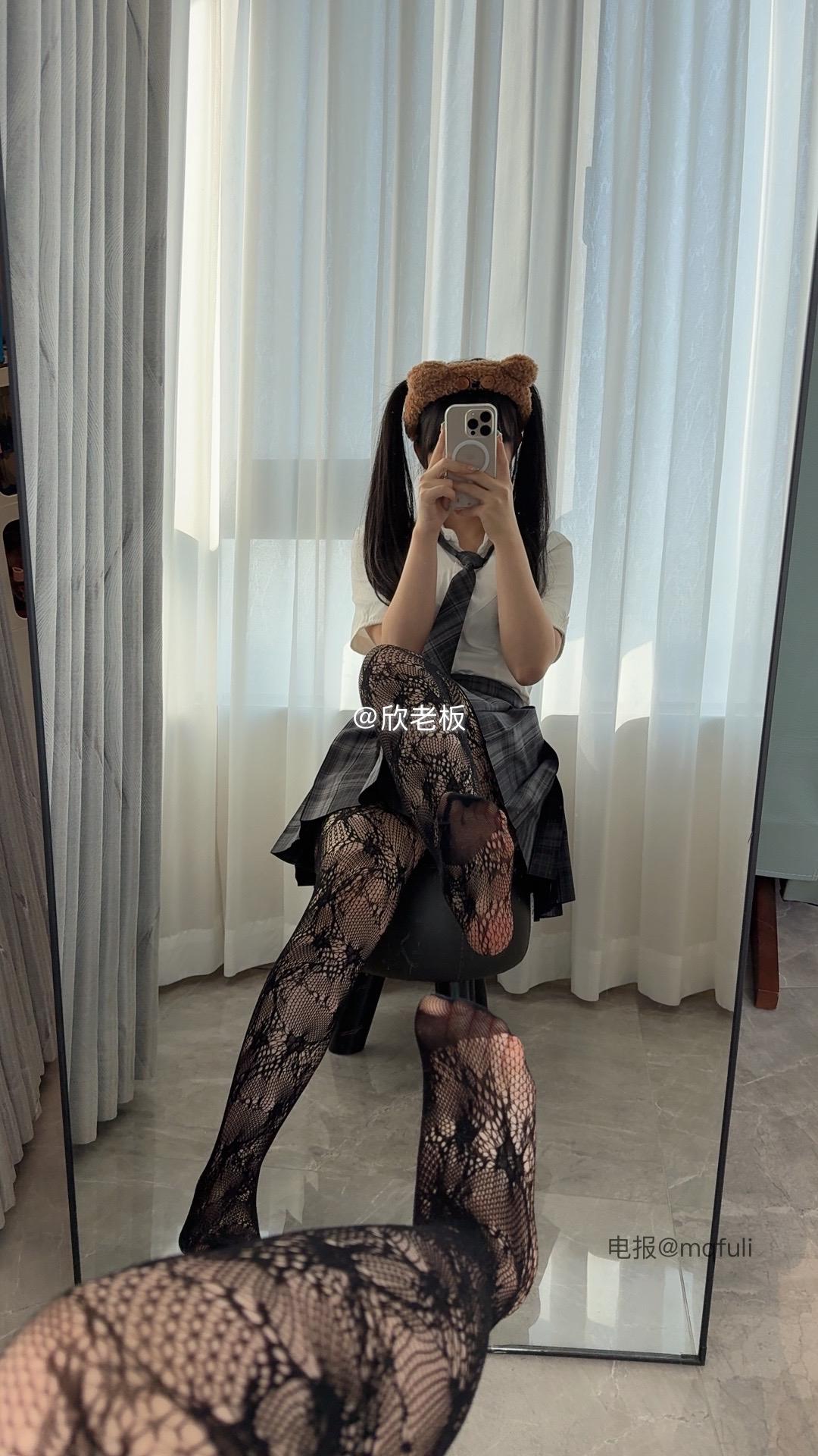 图片[1]-抖音 BT富儿 微密圈 019期 【3P2V】最新至：2025.4.21-微私密圈-全网最全抖音网红铁粉写真空间