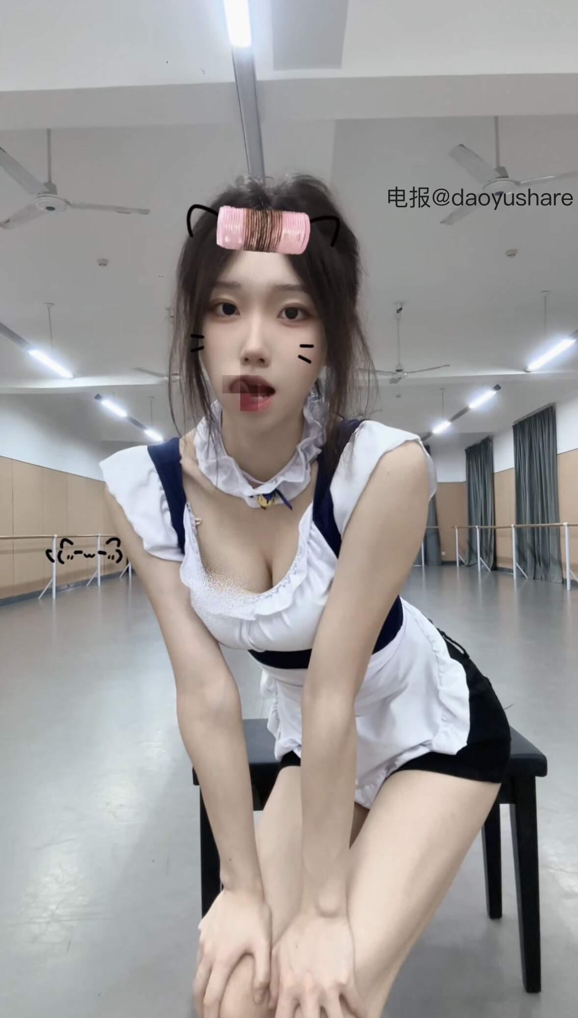 图片[1]-抖音 BT富儿 微密圈 019期 【3P2V】最新至：2025.4.21-微私密圈-全网最全抖音网红铁粉写真空间